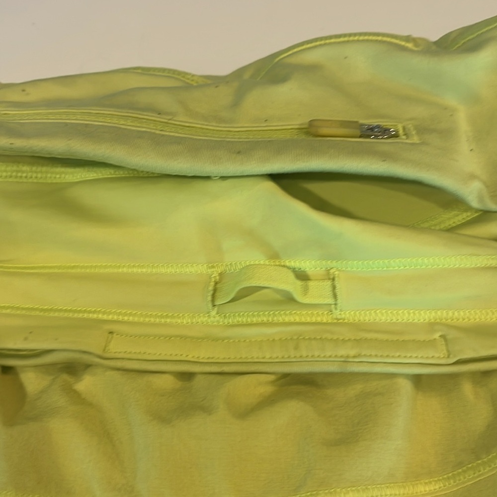 Lulu Lemon Skort Lime Green - Picture 6 of 9